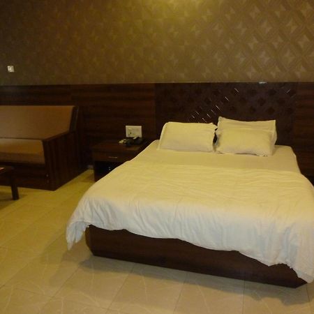 Hotel Regal Palace Mumbai Room photo