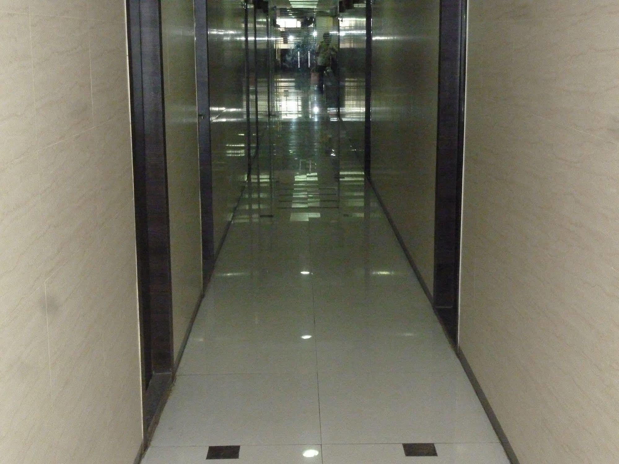 Hotel Regal Palace Mumbai Exterior photo